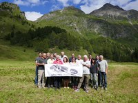 Arrivée festive de « whatsalp » Place Masséna à Nice !