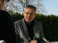 Sang froid en pleine discussion : Norbert Lantschner, directeur de l'agence KlimaHaus de Bolzano/I " L'énergie la plus propre est celle dont je n'ai pas besoin "