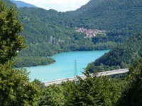 Pétition et marche pour la protection du lac de Cavazzo/I