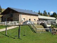 La protection de l'environnement dans les refuges de montagne et la formation des sauveteurs