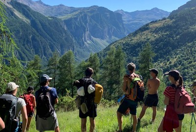 La jeunesse chemine sur la voie du développement durable des Alpes