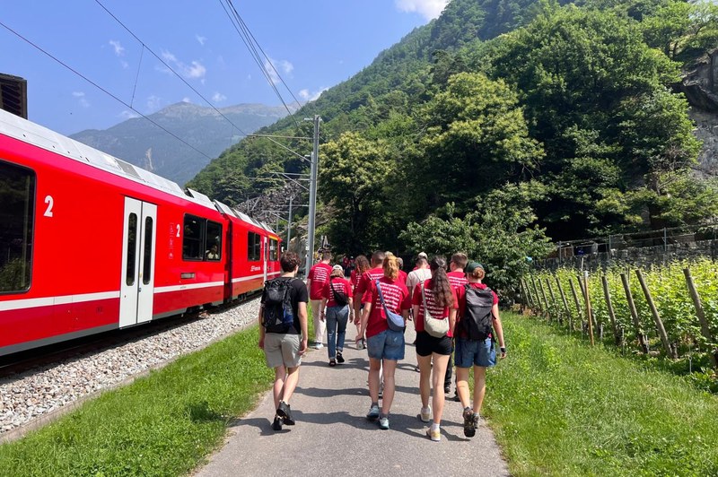 Voyager de manière durable avec Yoalin : départ à Poschiavo/CH, arrivée à Berne/CH et participation au forum annuel Eusalp à Innsbruck/A. © CIPRA, Magdalena Völkel