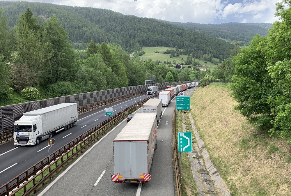 Embouteillage de camions sur l'autoroute du Brenner © European Roads