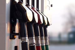 Alpi intasate dal traffico dei turisti del "pieno"