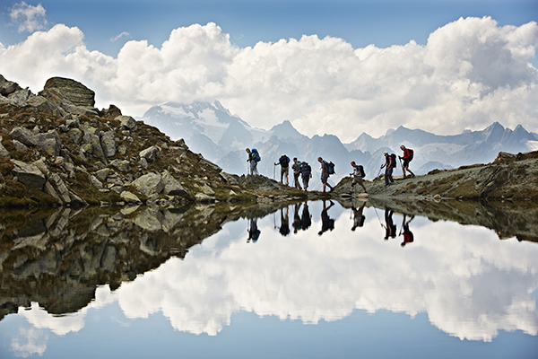 A piedi attraverso le Alpi
