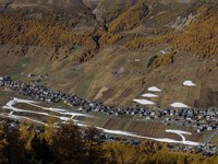 Nevediversa: uno sguardo critico sul turismo sciistico