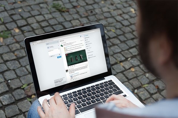 Open source anziché Facebook