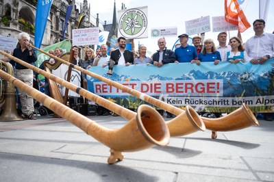 Trotz Protestaktion - Schwellenwerte für Umweltverträglichkeitsprüfung werden angehoben.