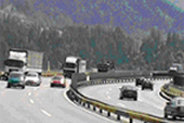 Plaz tovornjakov prek Brennerja s predorom ali brez njega