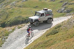 Vožnja po nekdanjih italijanskih vojaških cestah: drveče ali korakoma?