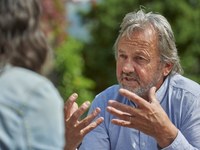 »Danes tudi kmetje hodijo na sprehod!«