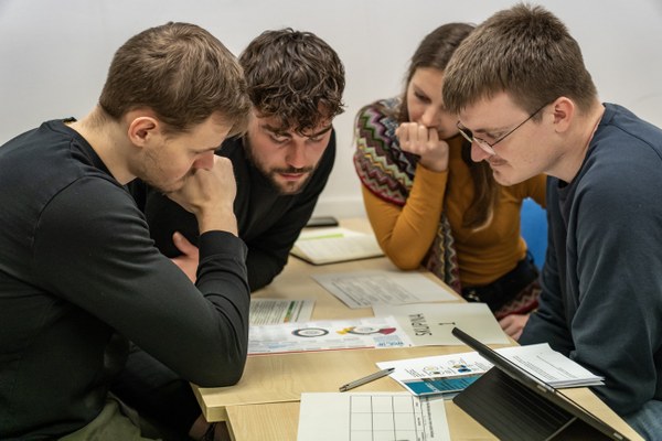 Mladi, prostor in podnebje: ustvarjanje odporne prihodnosti se začne danes