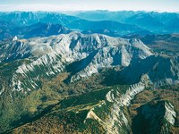 Na zavarovanem območju narave povezave med smučiščema ne bo