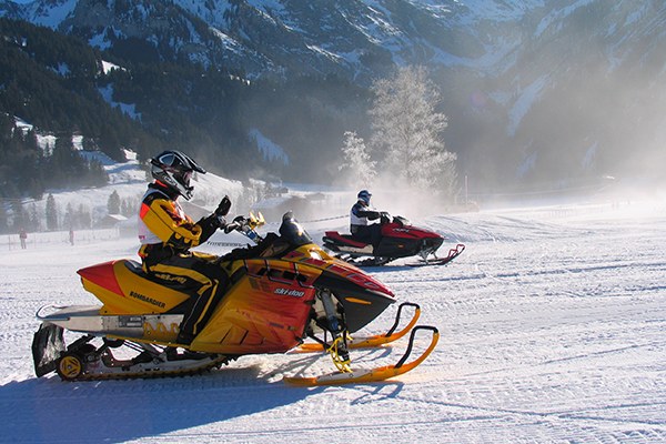 V Franciji grozi invazija snežnih sani