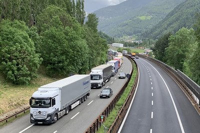 Zdravju škodljiv tranzitni promet
