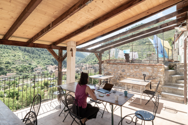 Domača pisarna v zelenem okolju